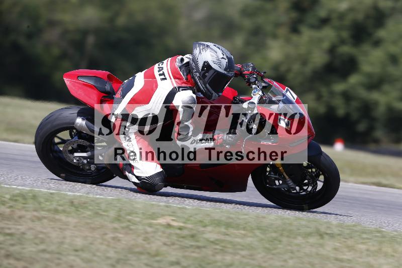 Archiv-2025/49 26.08.2025 Cornu Master School ADR/rot-rouge/27